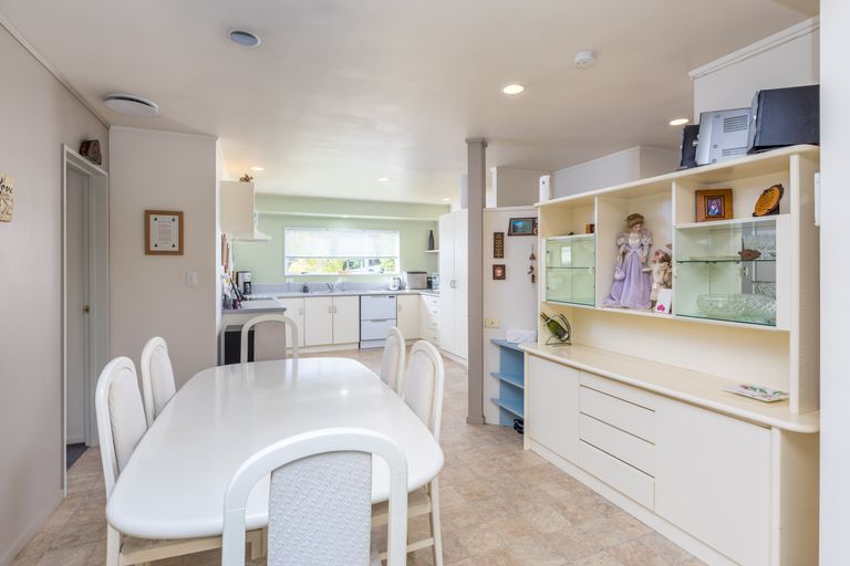 Photo of property in 19 Brookvale Park, Stanmore Bay, Whangaparaoa, 0932