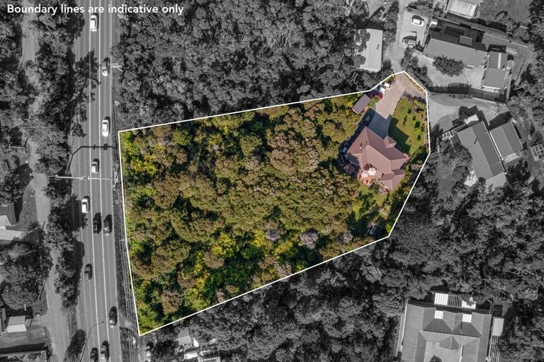 Photo of property in 127 Whangaparaoa Road, Red Beach, 0932