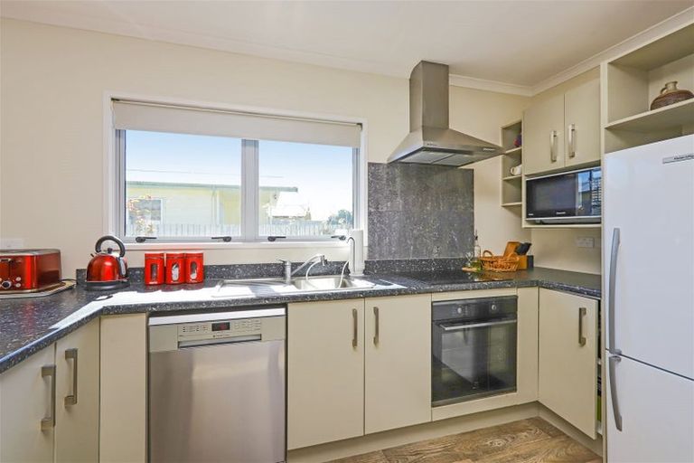 Photo of property in 3 Kirkcaldy Place, Flaxmere, Hastings, 4120