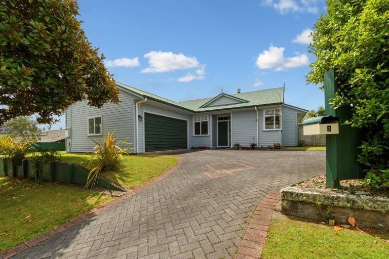 Photo of property in 1 Elderton Avenue, Pyes Pa, Tauranga, 3112