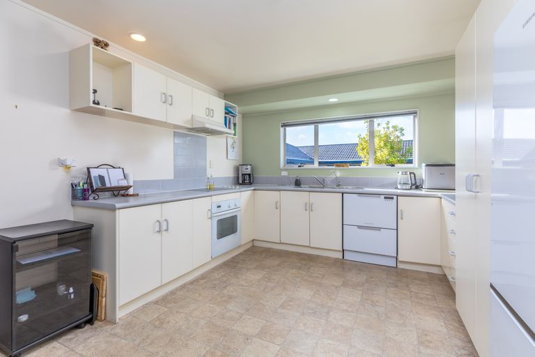 Photo of property in 19 Brookvale Park, Stanmore Bay, Whangaparaoa, 0932