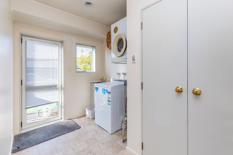 Photo of property in 19 Brookvale Park, Stanmore Bay, Whangaparaoa, 0932