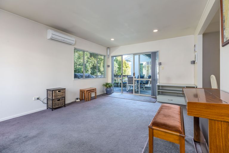 Photo of property in 19 Brookvale Park, Stanmore Bay, Whangaparaoa, 0932