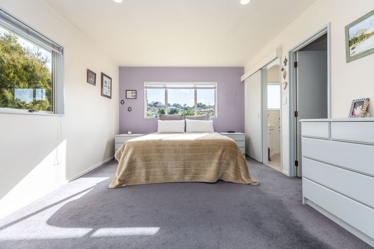 Photo of property in 19 Brookvale Park, Stanmore Bay, Whangaparaoa, 0932