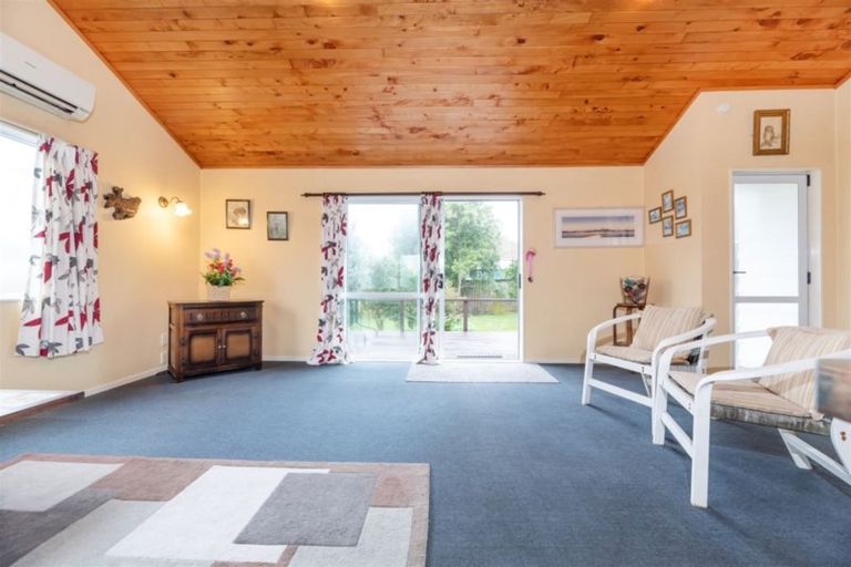 Photo of property in 1/6 Koromiko Street, New Lynn, Auckland, 0600