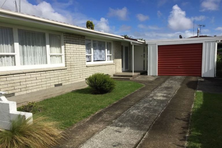 Photo of property in 2/4 Linklater Avenue, Bellevue, Tauranga, 3110