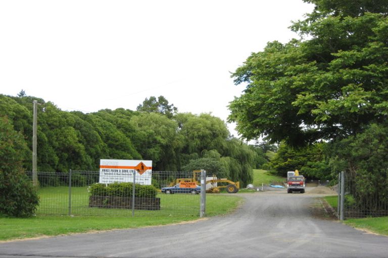 Photo of property in 10 Cromwell Place, Pukekohe, 2120