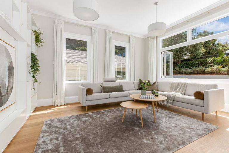 Photo of property in 22 Plunket Street, Kelburn, Wellington, 6012