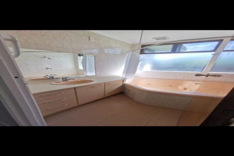 Photo of property in 27 Ealing Crescent, Beachlands, Auckland, 2018