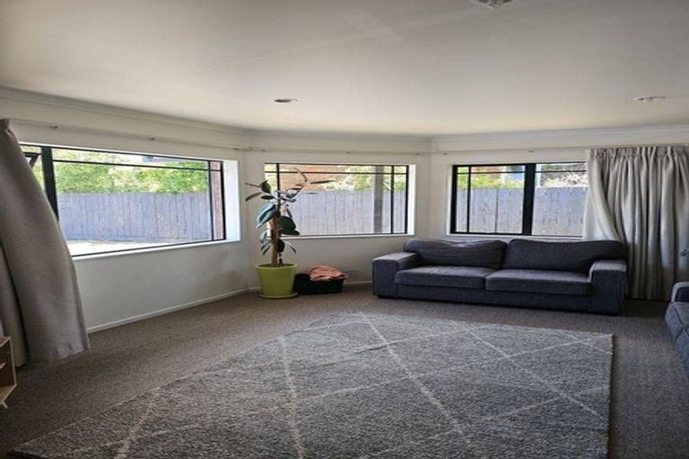 Photo of property in 33 Saint James Drive, Huntington, Hamilton, 3210