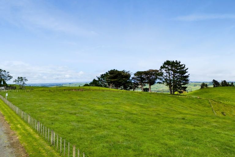 Photo of property in 888b Otaraoa Road, Tikorangi, Waitara, 4383