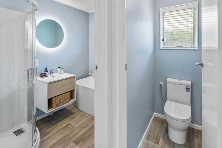 Photo of property in 7 Cyril Way, Paparangi, Wellington, 6037