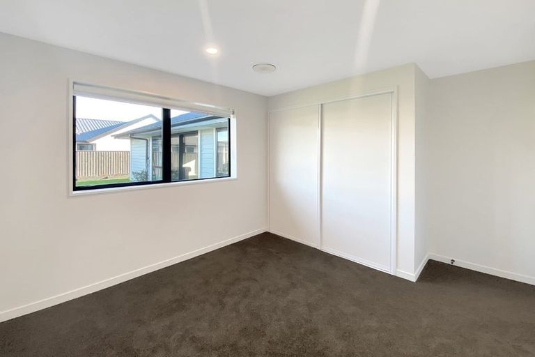 Photo of property in 11 Saint James Place, Rangiora, 7400