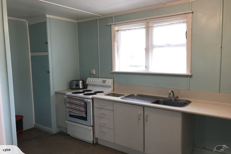 Photo of property in 19 Holland Crescent, Bulls, 4818