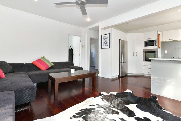 Photo of property in 2/88 Archers Road, Glenfield, Auckland, 0629