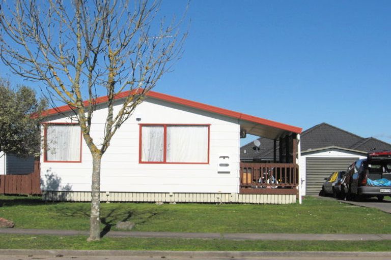 Photo of property in 15 Elsie Morton Place, Papakura, 2110