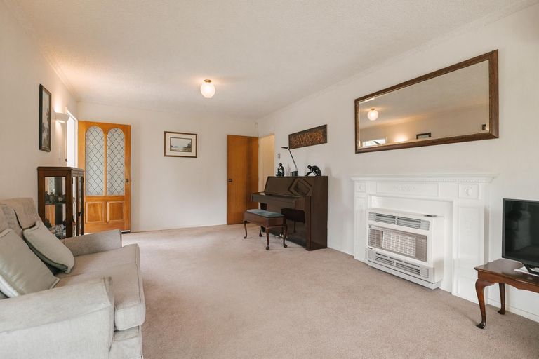 Photo of property in 4 Mcarthur Street, Terrace End, Palmerston North, 4410