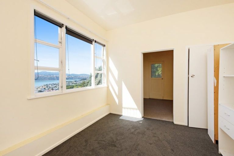 Photo of property in 32 Newport Terrace, Seatoun, Wellington, 6022