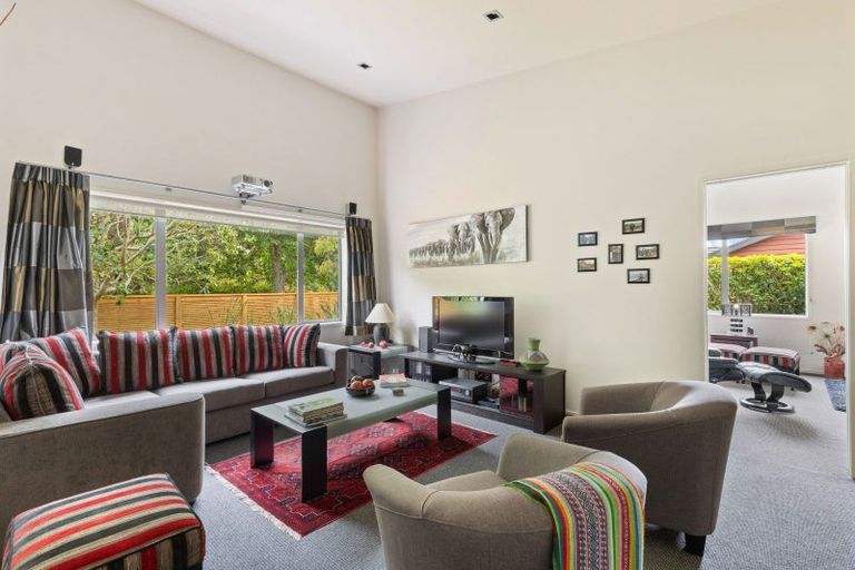 Photo of property in 58d Gilbert Street, New Plymouth, 4310