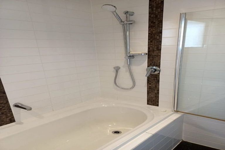 Photo of property in 11 Wilkinson Way, Browns Bay, Auckland, 0630