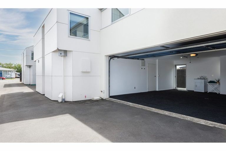 Photo of property in 496b Barbadoes Street, Edgeware, Christchurch, 8013