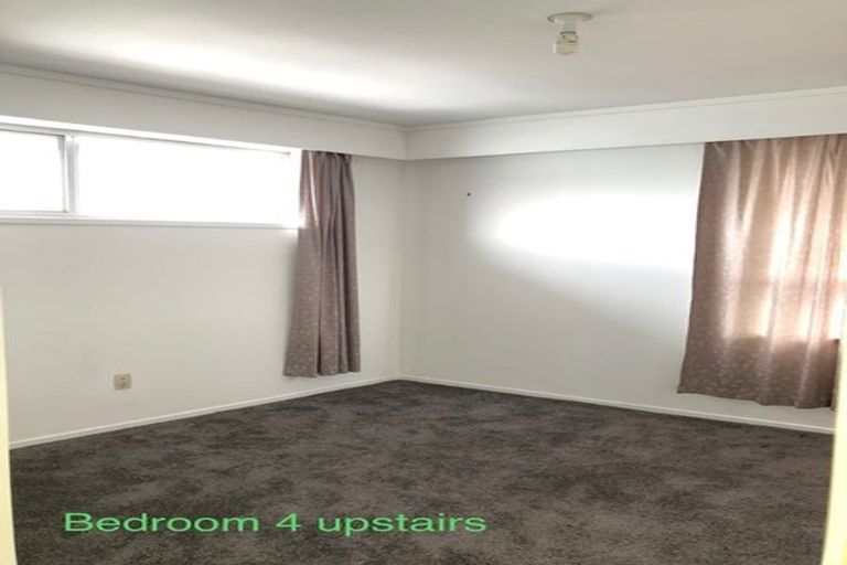 Photo of property in 76a Lake Road, Narrow Neck, Auckland, 0624