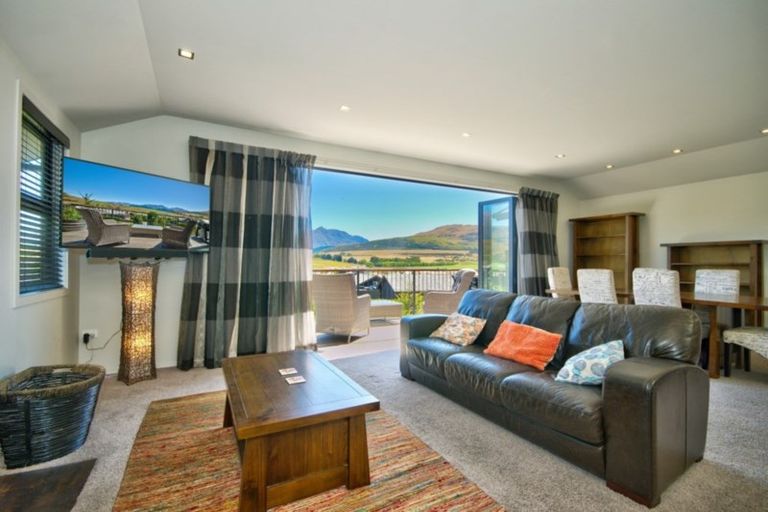 Photo of property in 33 Rannoch Drive, Jacks Point, Queenstown, 9371