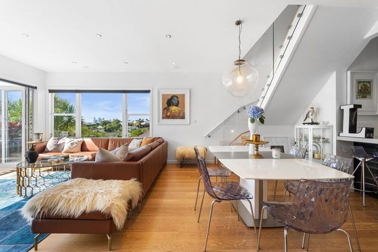 Photo of property in 31 Church Street, Northcote Point, Auckland, 0627