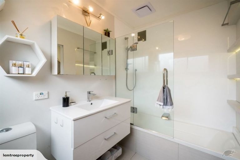 Photo of property in 1/50 Stapleford Crescent, Browns Bay, Auckland, 0630