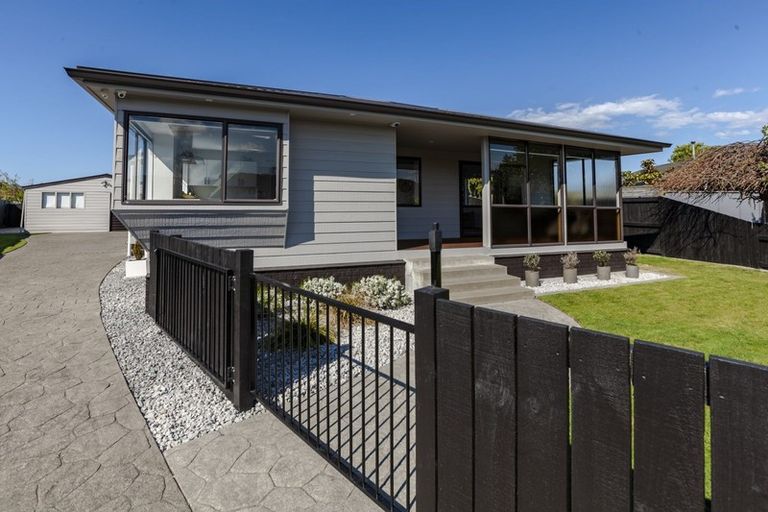 Photo of property in 30 Whiting Crescent, Greenmeadows, Napier, 4112