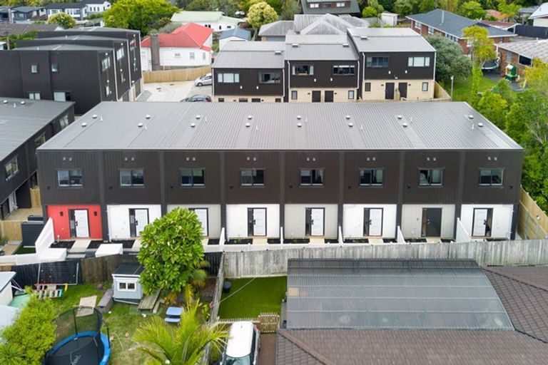 Photo of property in 9/52 Newington Road, Henderson, Auckland, 0612