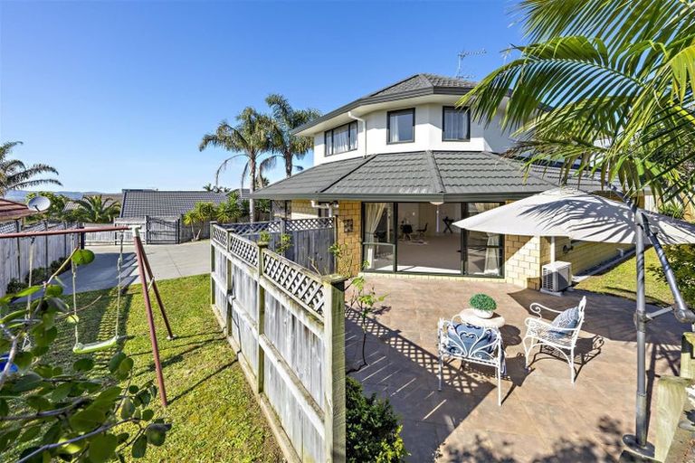 Photo of property in 30 Cairnsvale Rise, Manurewa, Auckland, 2105