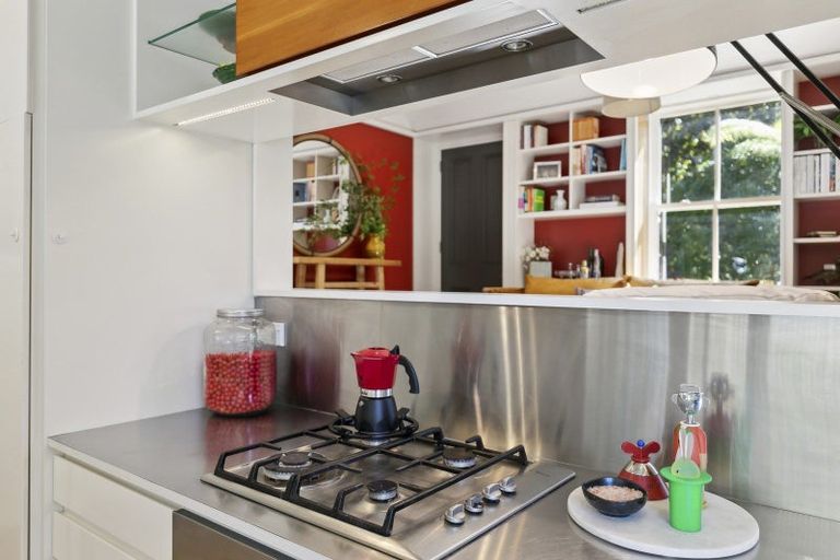 Photo of property in 39 Glenbervie Terrace, Thorndon, Wellington, 6011