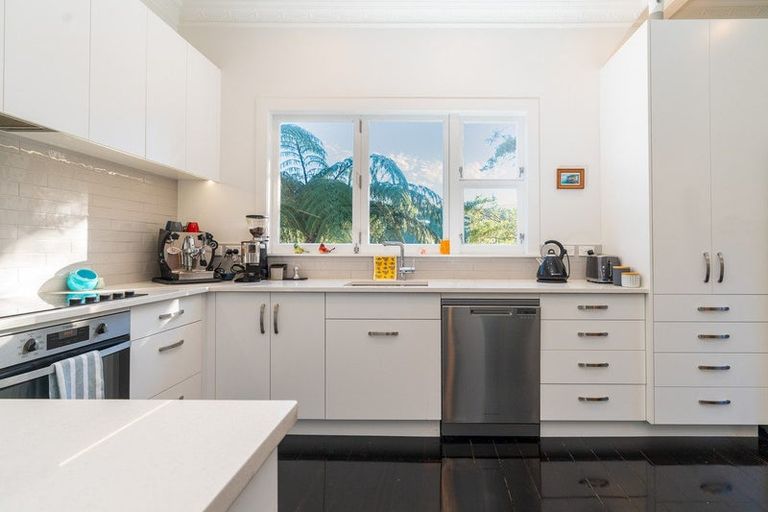 Photo of property in 18 Disley Street, Highbury, Wellington, 6012