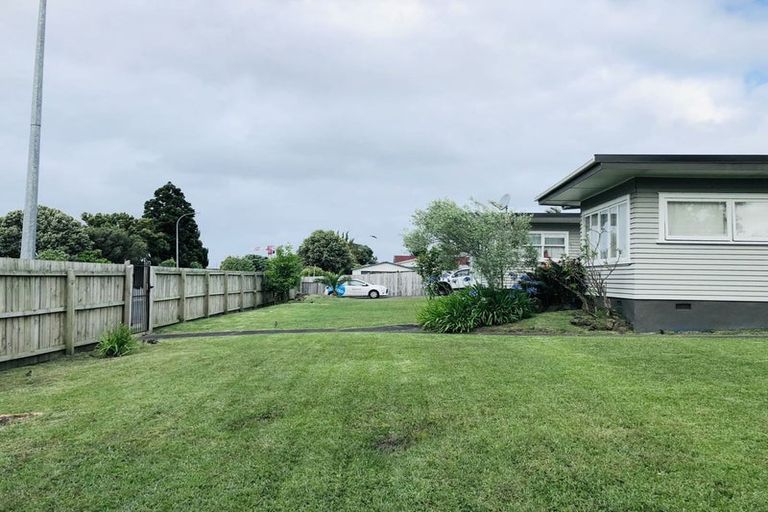 Photo of property in 119 Te Atatu Road, Te Atatu South, Auckland, 0610