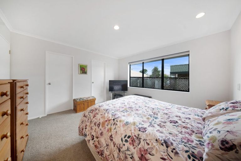 Photo of property in 26 Carriage Close, Northpark, Auckland, 2013