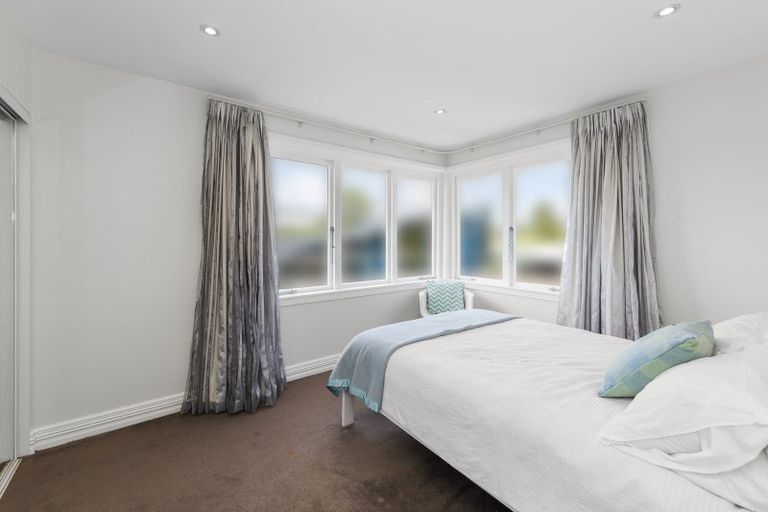 Photo of property in 5 Manor Place, Point Chevalier, Auckland, 1022