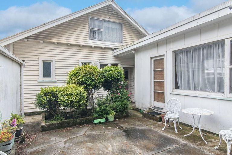 Photo of property in 6 Roy Street, Newtown, Wellington, 6021