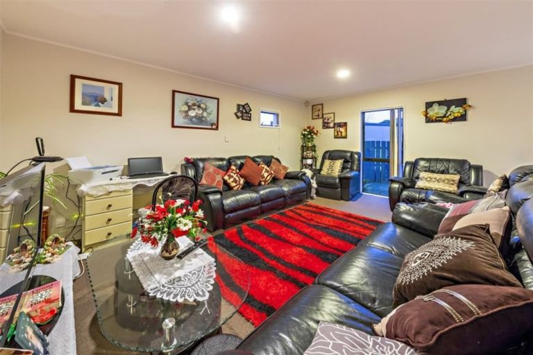 Photo of property in 1/5 Clarice Place, Takanini, 2112