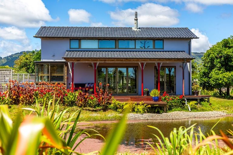 Photo of property in 106 Paetawa Road, Peka Peka, Waikanae, 5391