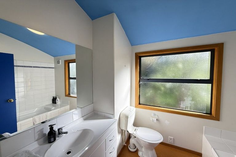 Photo of property in 37 Cornwall Road, Lyttelton, 8082