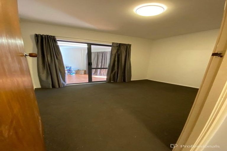 Photo of property in 4 Waimahia Avenue, Weymouth, Auckland, 2103