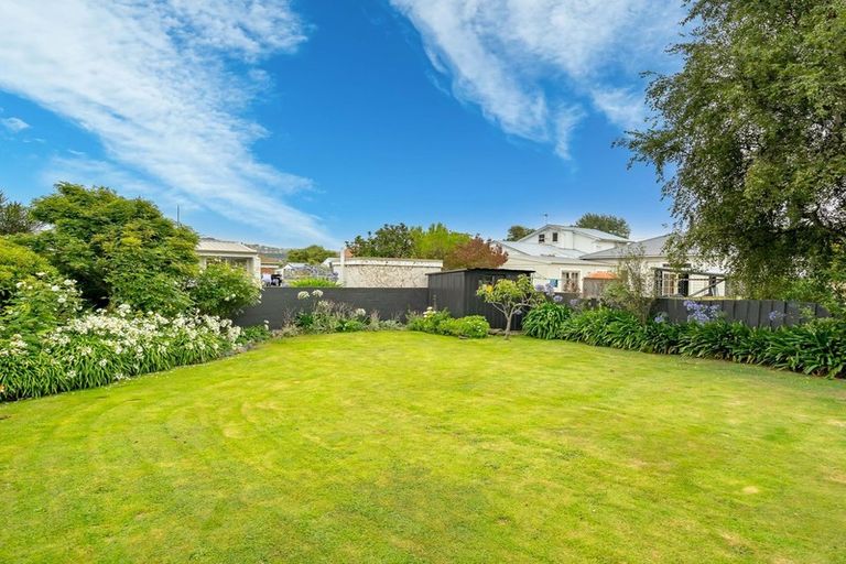 Photo of property in 360 Bay View Road, Saint Clair, Dunedin, 9012