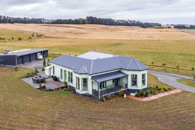 Photo of property in 139 Te Maire Road, Kahutara, Featherston, 5771