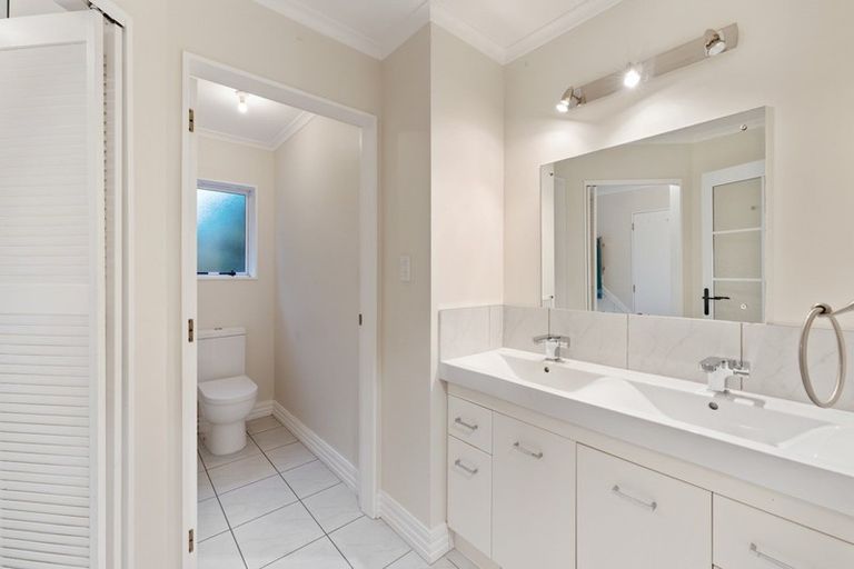 Photo of property in 14 Verona Place, Stratford, 4332