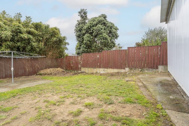 Photo of property in 73 Driver Crescent, Cannons Creek, Porirua, 5024