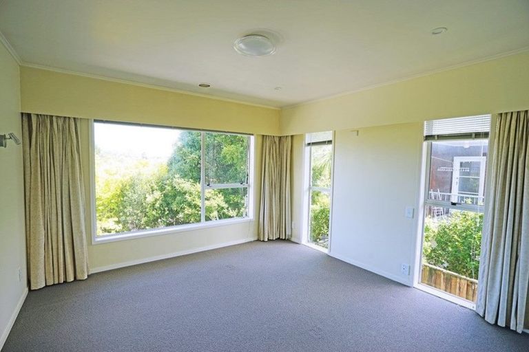 Photo of property in 17 Barlow Place, Chatswood, Auckland, 0626