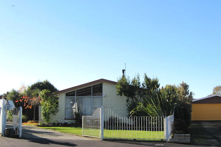 Photo of property in 25 Cardinal Drive, Hillmorton, Christchurch, 8025