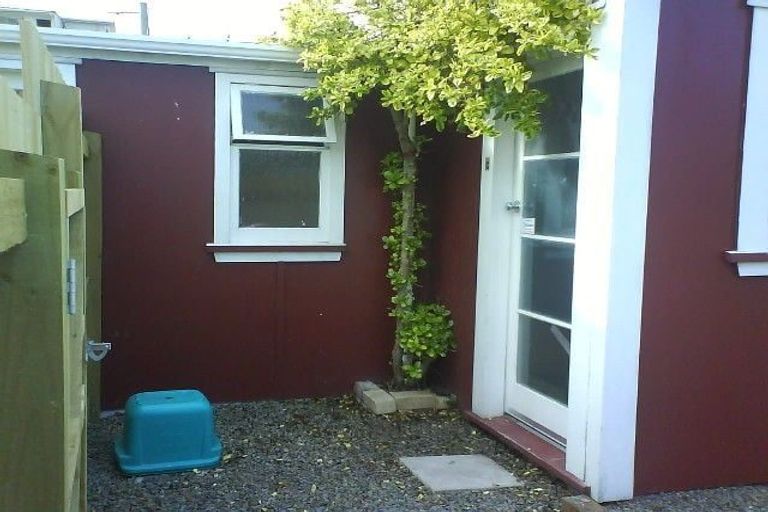 Photo of property in 16 Normanby Street, Newtown, Wellington, 6021