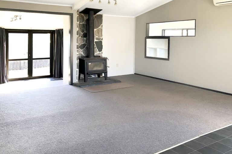 Photo of property in 64 Hinau Street, Castlecliff, Whanganui, 4501